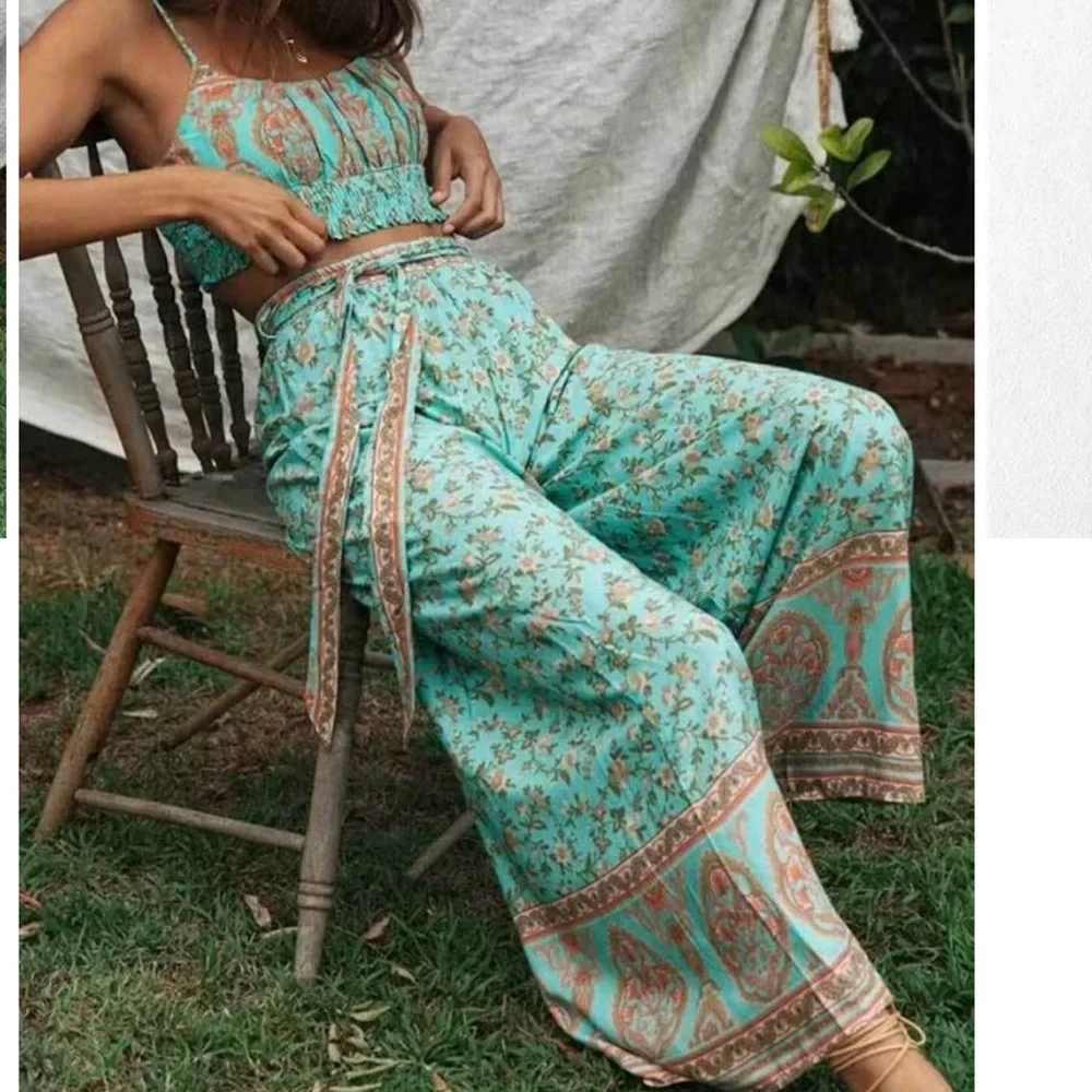 💕Sale💕 2-piece crop and pants - Picture 9 of 15